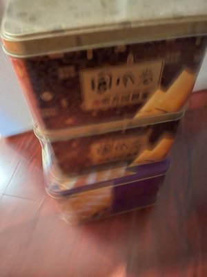 Photo of free Metal cookie tins with lids (Leslie/Major Mac)