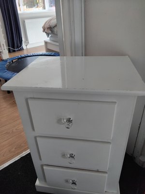 Photo of free Small bedside table/ drawers (Ware SG12)