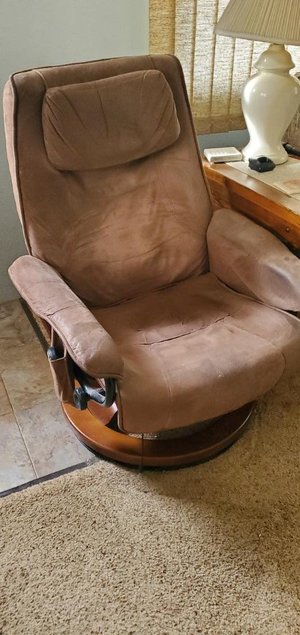 Photo of free Massaging Chair with Ottoman (Milford CT near Seaflower Lane)