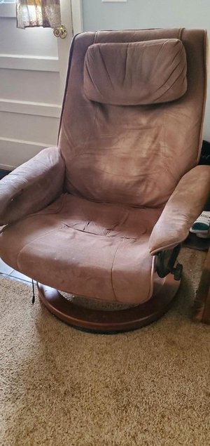 Photo of free Massaging Chair with Ottoman (Milford CT near Seaflower Lane)