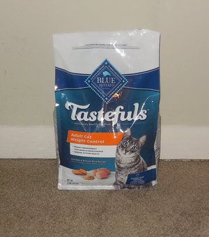 Photo of free Adult weight control cat food (Mount Washington)