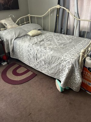 Photo of free White metal trundle bed (Bogota NJ)