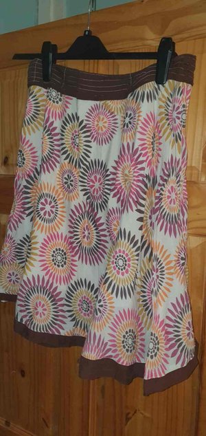 Photo of free Flowery summery skirt,size 14 (Rugeley WS15)