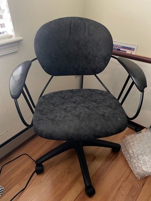 Photo of free Rolling Desk Chair (Hampton Big Bethel)