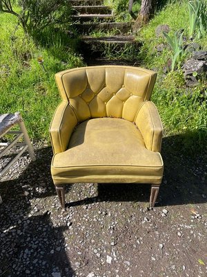 Photo of free Cute chair (leather?) (Lagunitas)