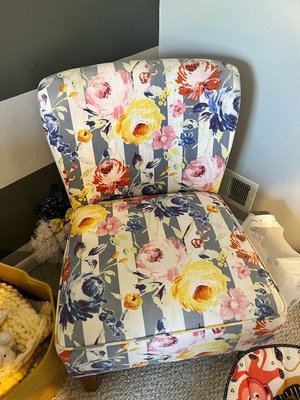 Photo of free Floral chair (Dale blvd)