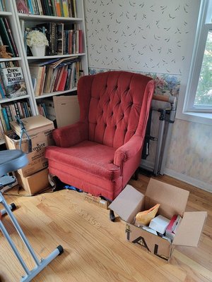 Photo of free Red wing chair (North Lombard)