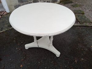 Photo of free Circular, grey painted table (Burbage SK17)
