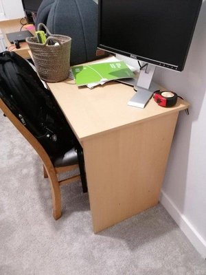 Photo of free desk (CR8)