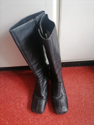 Photo of free Ladies Boots size 7 (Enfield EN2)
