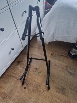 Photo of free Guitar stand (Wandsworth)