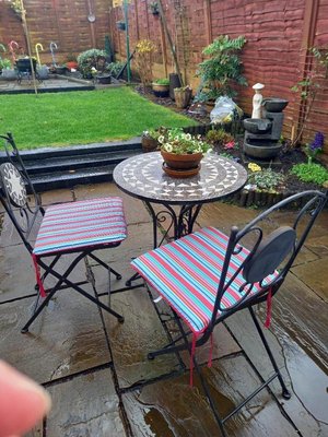 Photo of free garden table and 2 chairs (Drum Brae EH12)