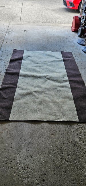 Photo of free Area rug (13 1/2 and Farmington)