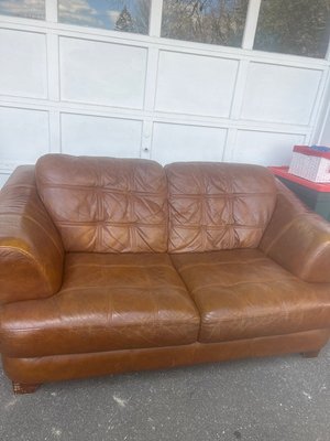 Photo of free Leather couch (Mahopac)