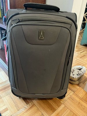 Photo of free Travel pro suitcase (Spanish Harlem)