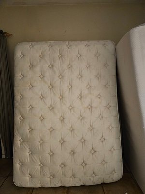Photo of free Queen size mattress and box spring (Meadowview)