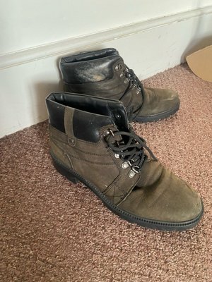Photo of free Women’s walking boots (E5)