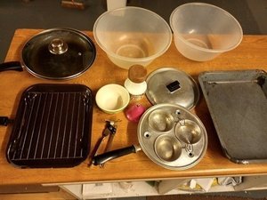 Photo of free 10 assorted pans, bowls etc (Pontefract)