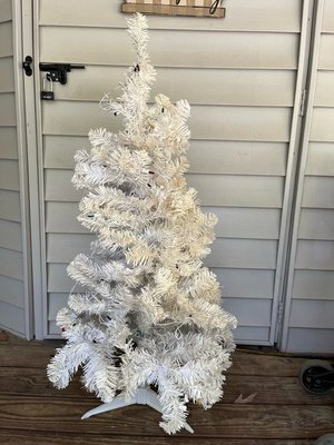 Photo of free 4’ white Christmas tree (Near Cary)