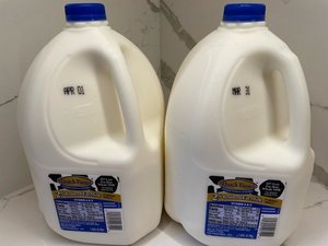 Photo of free 2 gallons 2% milk (87th St/ Naper Blvd Naperville)