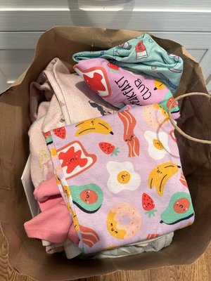 Photo of free Girls size M (6X/7/8) clothes (Mountain View)
