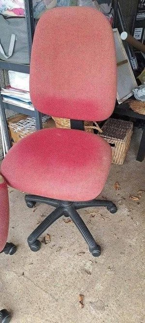 Photo of free Office chair in red (St albans AL4)