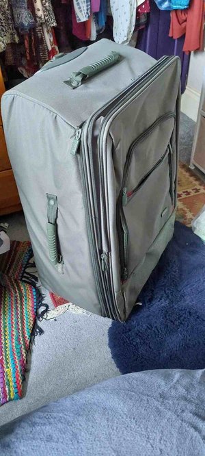 Photo of free Medium size suitcase, with 2 wheels (Matlock DE4)