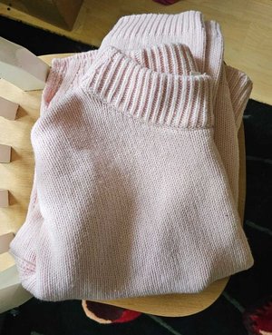 Photo of free Large lady's sweater - Pink - Whistles (Westbrook WA5)