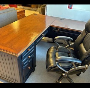 Photo of free Executive desk (South Wheaton)