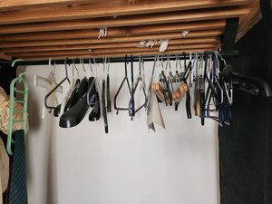 Photo of free Bunch of clothes hangers (SE2)