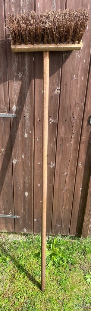 Photo of free Garden broom (Enfield EN2)