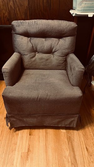 Photo of free 2 comfortable chairs good condition (West San Jose)