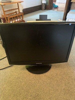 Photo of free Computer monitor (Smallwood)