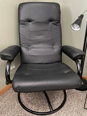 Photo of free Chair (Downtown Naperville)