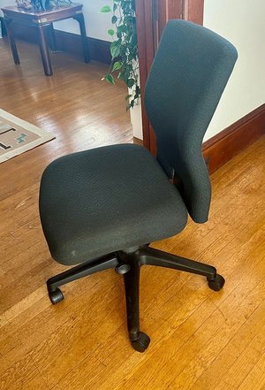 Photo of free office chair (Pt Richmond)