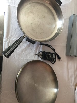 Photo of free Electric skillet (Camden and Leigh)