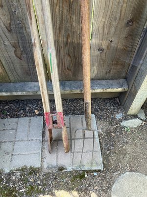 Photo of free Post hole digger & hay fork (Gilroy - near 1st and Miller)