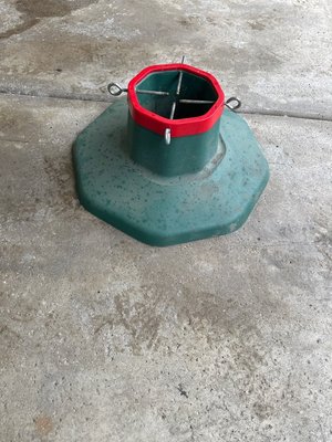 Photo of free Christmas tree stand (cary)