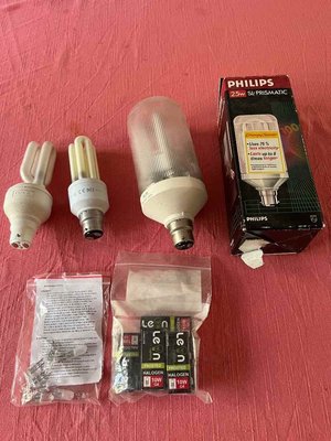 Photo of free Fluorescent and Halogen bulbs (GU51)
