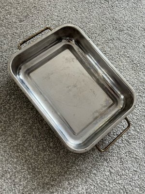 Photo of free Small roasting tray with handles (Woolston)