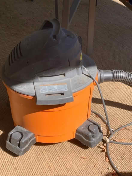 Photo of free Wet dry vac (South Brampton) #1