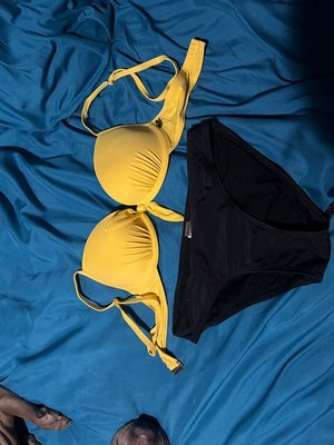 Photo of free 2 piece Bathing suit - Size S/xs (North York)