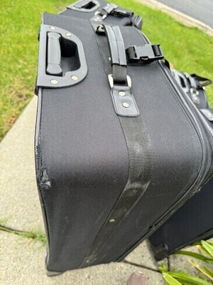 Photo of free four suitcases