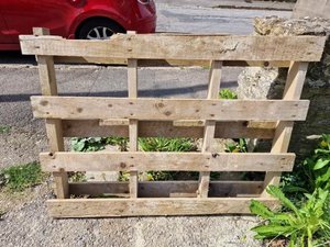 Photo of free Old Pallet (Botley OX2)