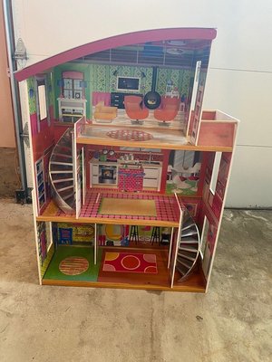 Photo of free Doll house (Warren, NJ)