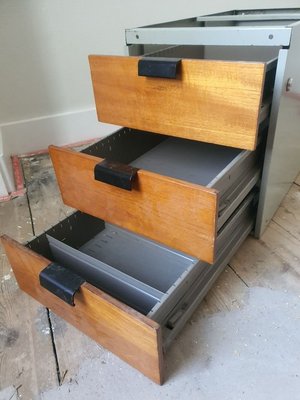 Photo of free office desk, metal frame and drawers (Jericho OX1)