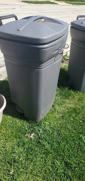 Photo of free Curb alert 55 gallon trash cans (Woodridge downers grove)