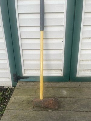 Photo of free splitting axe (Waters Landing)