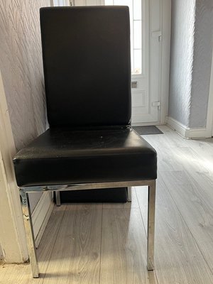 Photo of free 4 dining chairs (G22)