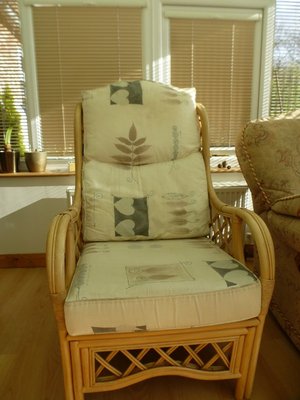Photo of free Wicker suite, 2 chairs, 2-seater settee (Eye)